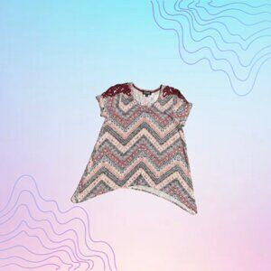 ABSOLUTELY FAMOUS Junior's Chevron Top